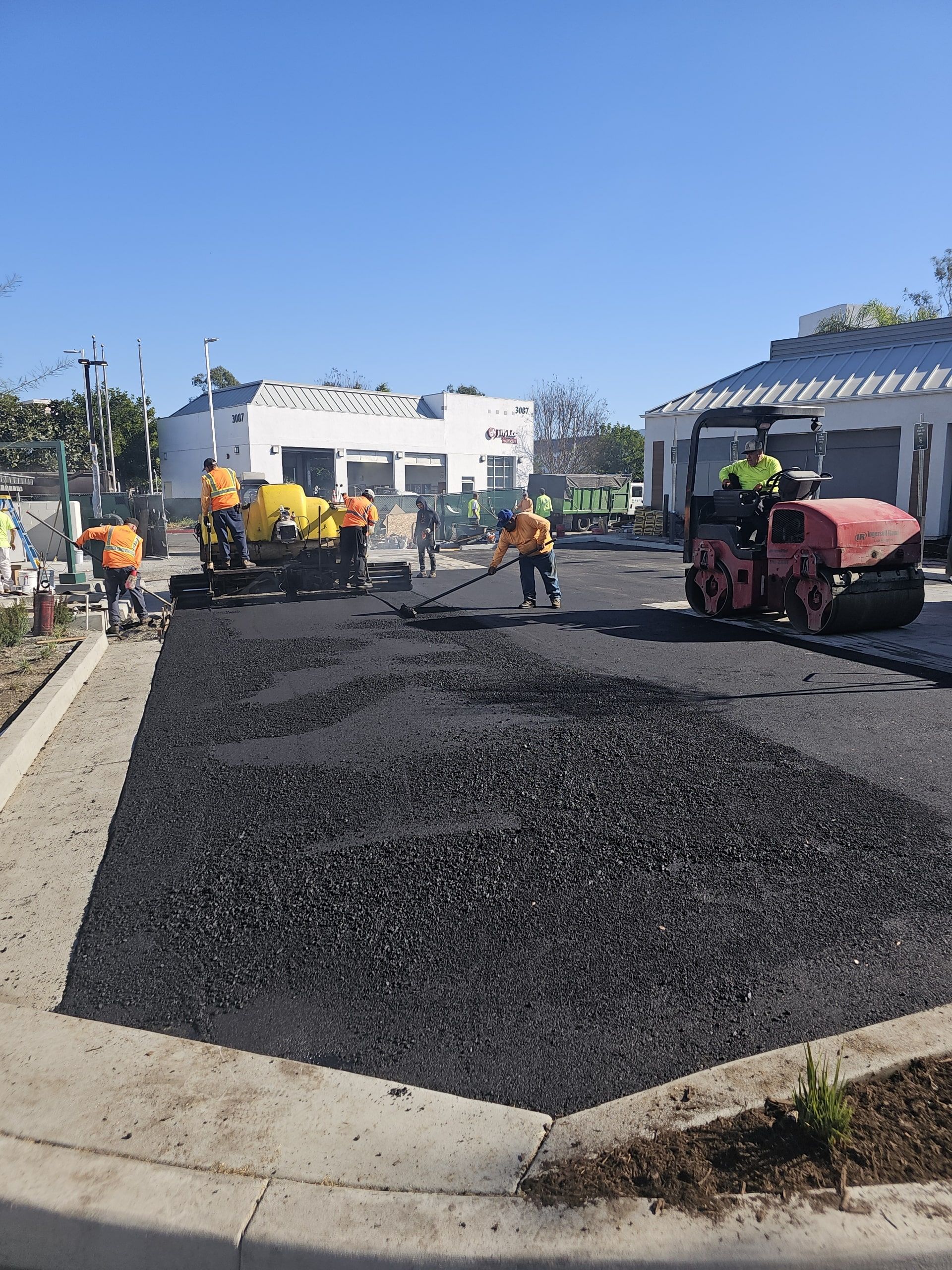 commercial asphalt paving