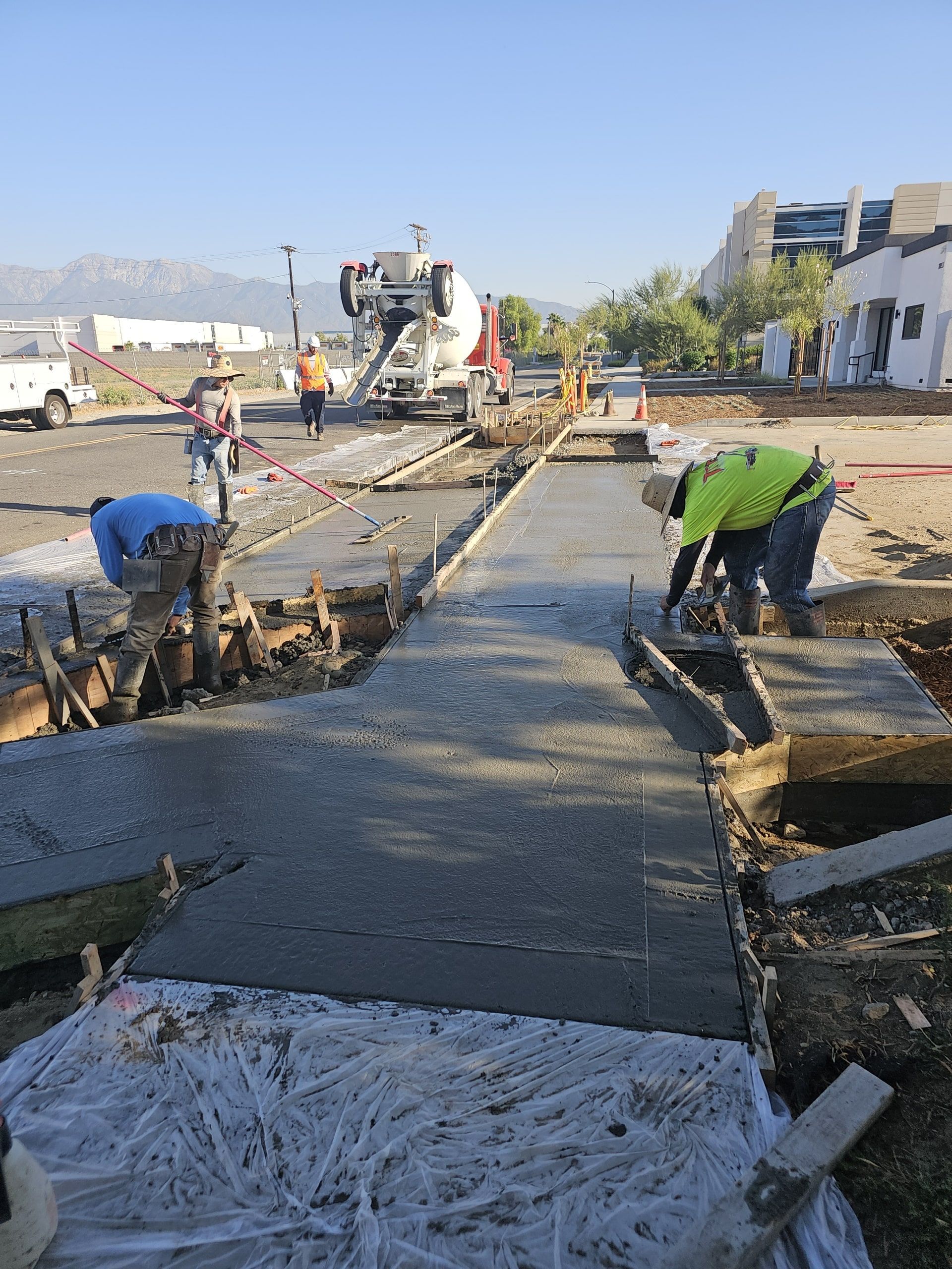 commercial concrete sidewalk