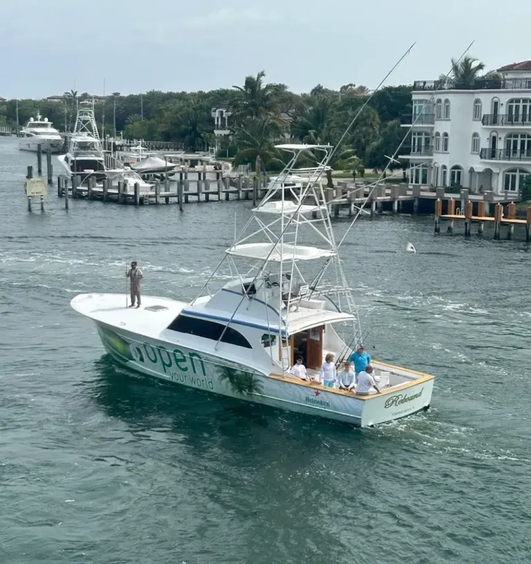 A boat that says uberi on the side of it