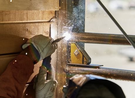 welder working using gloves