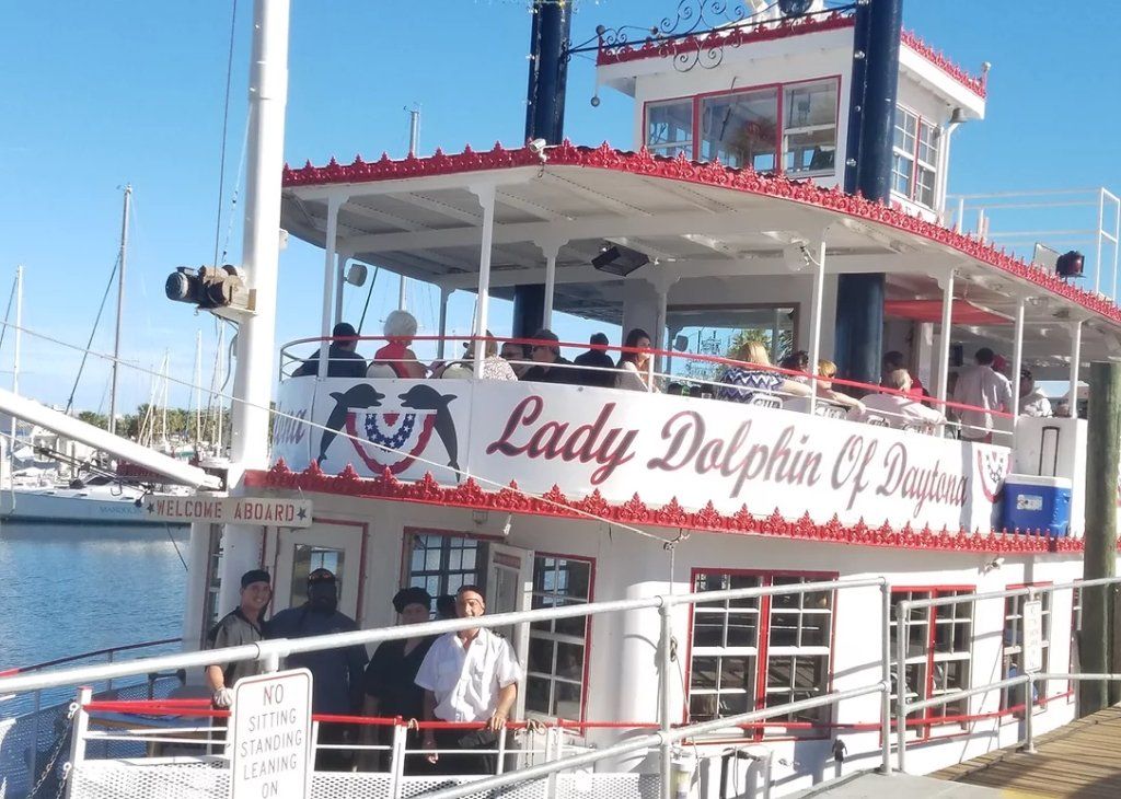 The Lady Dolphin, courtesy of Dine & Cruise Daytona