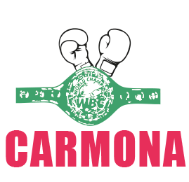Logo de Carmona Boxing Club, es un cinturón de campeonato de boxeo verde, guantes blancos encima y texto "CARMONA"