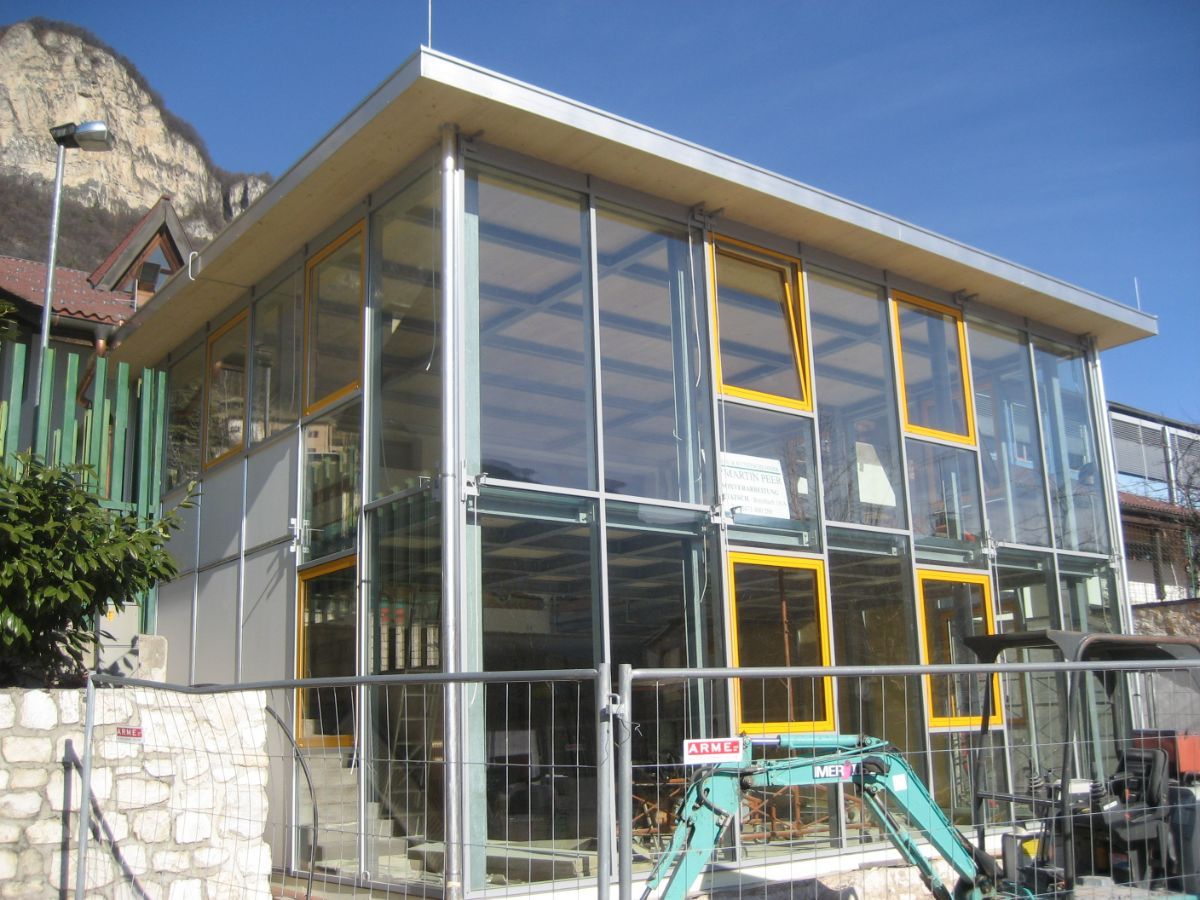 Edificio con vetrate