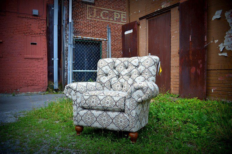 Luxury Chair — White Luxury Chair in Elizabethton, TN