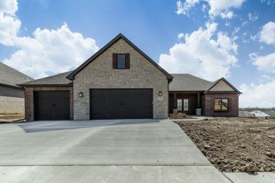 Families in Columbia, MO Trust Rave Homes to Build Their Perfect Living Spaces.

