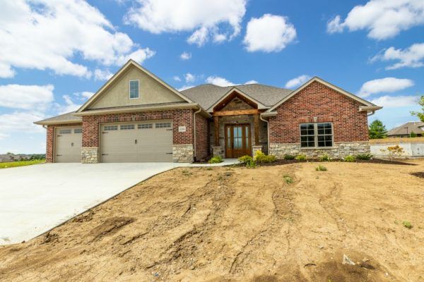 Families in Columbia, MO Find Comfort in the Craftsmanship of Rave Homes.