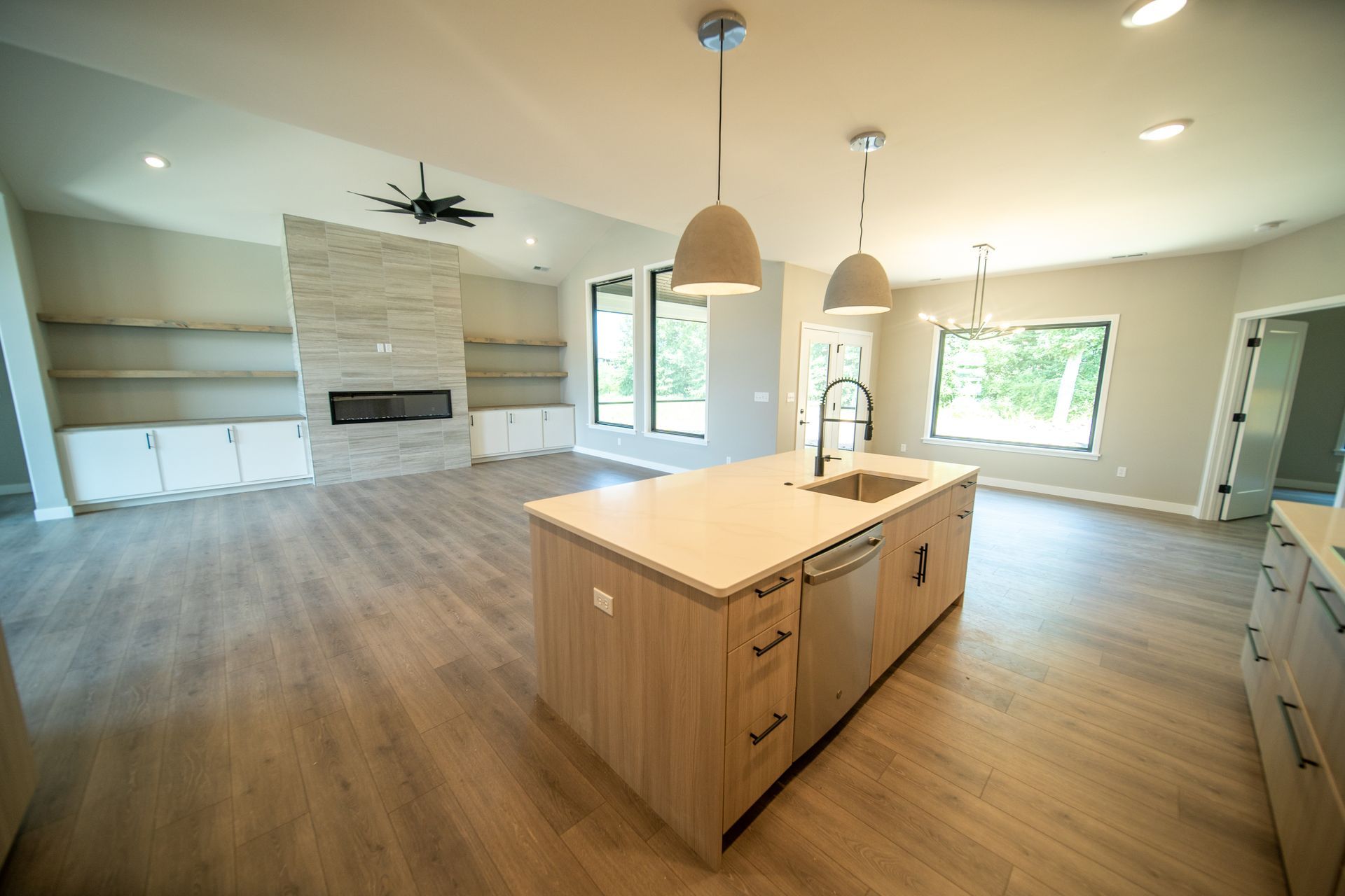 Build Your Dream Home With the Custom Home Contractors at Rave Homes in Mid-Missouri. Learn More.