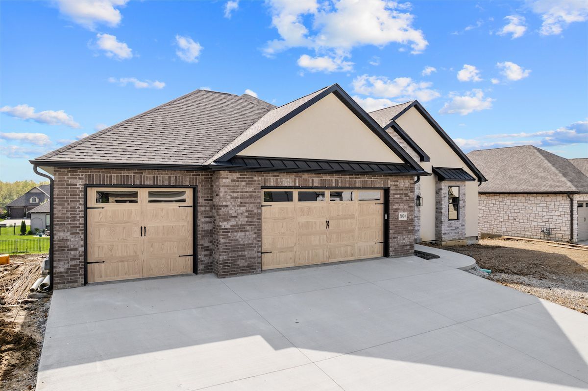 Build Your Custom Home in Oak Hill Estates or Rocheport Reserve With Columbia, MO's Rave Homes.