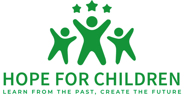 Das Logo für Hope for Children – aus der Vergangenheit lernen, die Zukunft gestalten