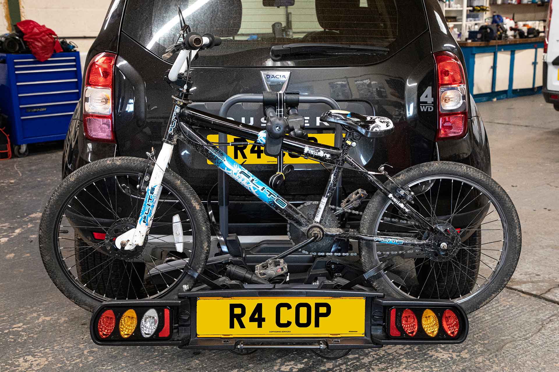 Tow bar fitting, Shrewsbury Copthorne Services