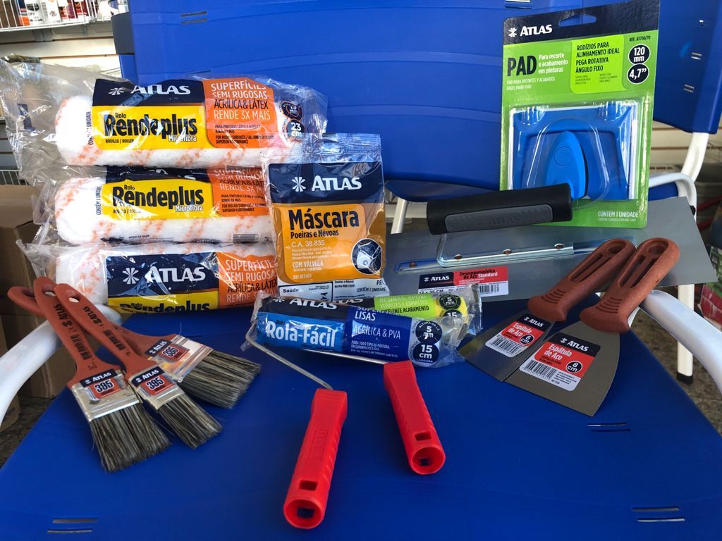 Pinceis, Rolos, Mascaras e Espátulas na Casa Aguilar Tintas
