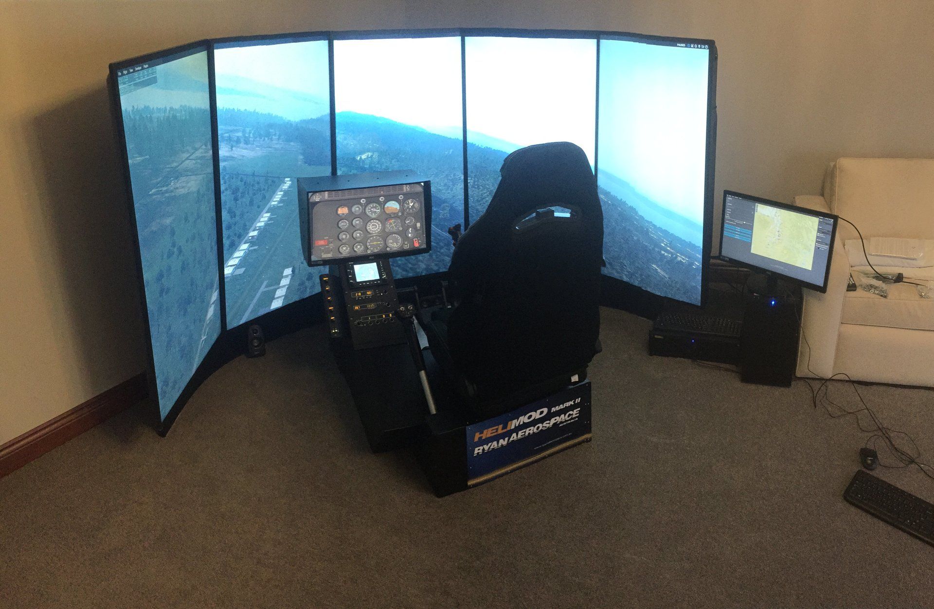 HELIMOD MARK II by RYAN AEROSPACE with five screens - 180 degrees