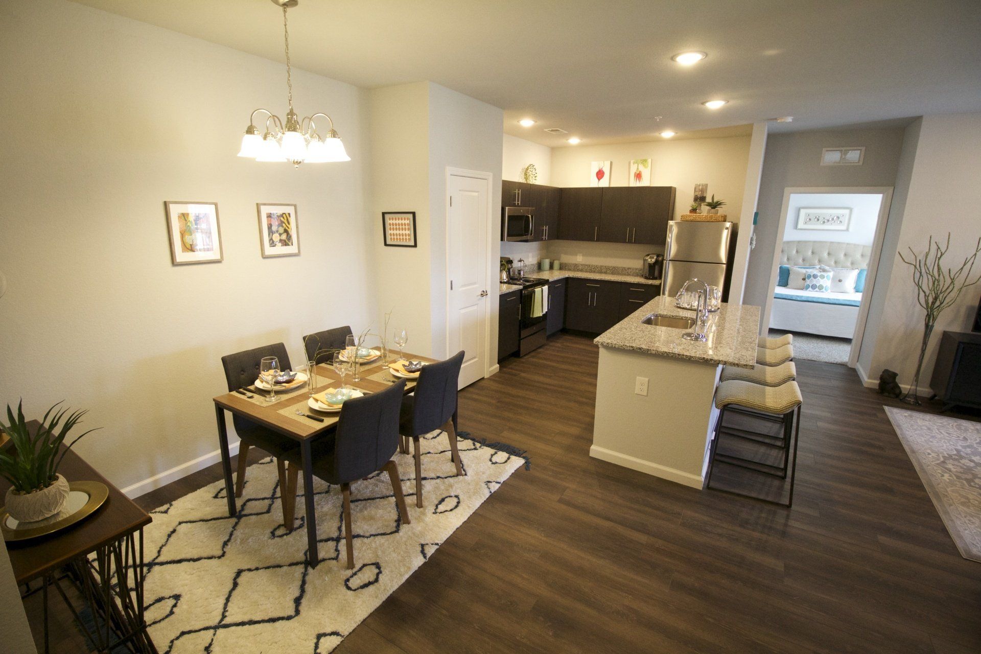 Luxury Apartments Louisville, KY Covington By The Lake