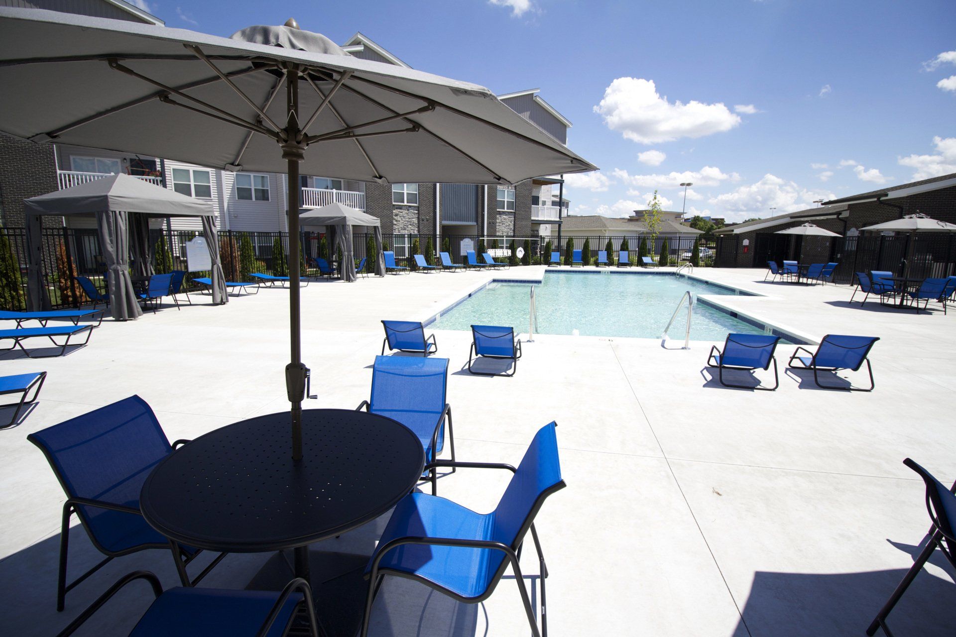 Luxury Apartments Louisville, KY Covington By The Lake