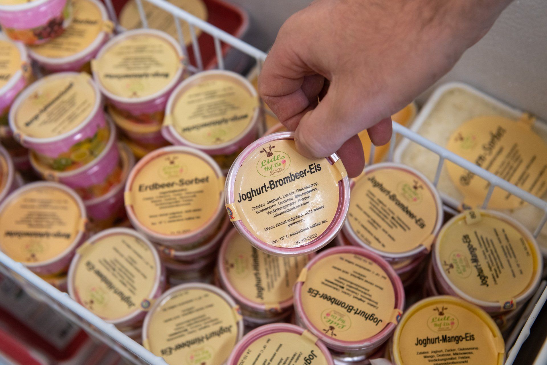 SB Hofladen Familie Lidl Baierberg Hof-Eis vom Bauernhof