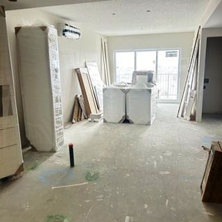 EVJC - Main doeuvre dentrepôt