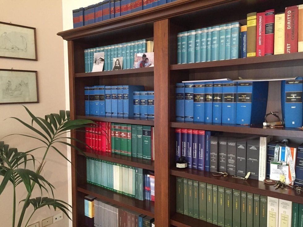 assistenza per la stesura di contratti