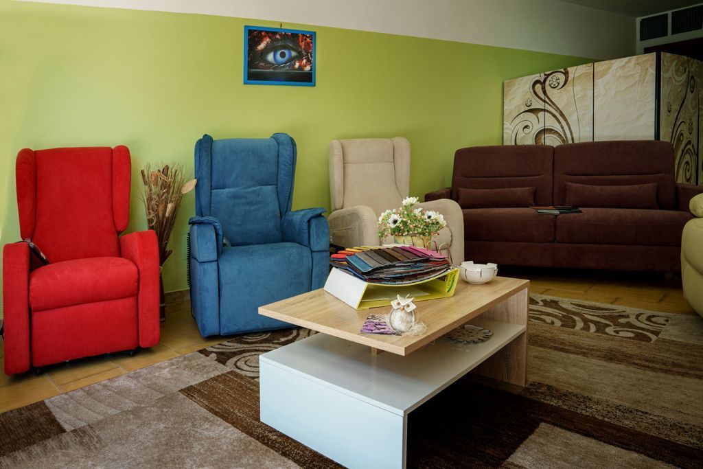 poltrone esposte in sede