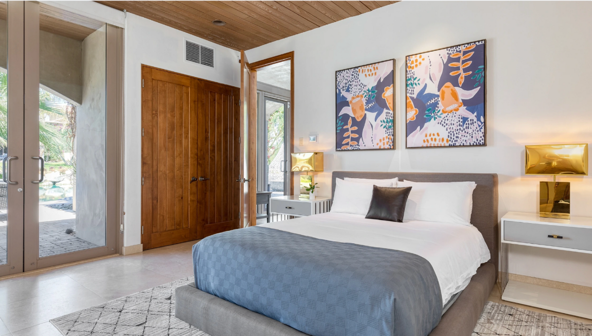 bedroom with cozy bed