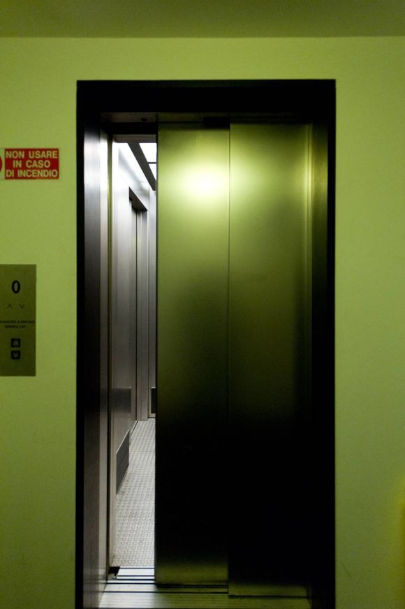Interno ascensore