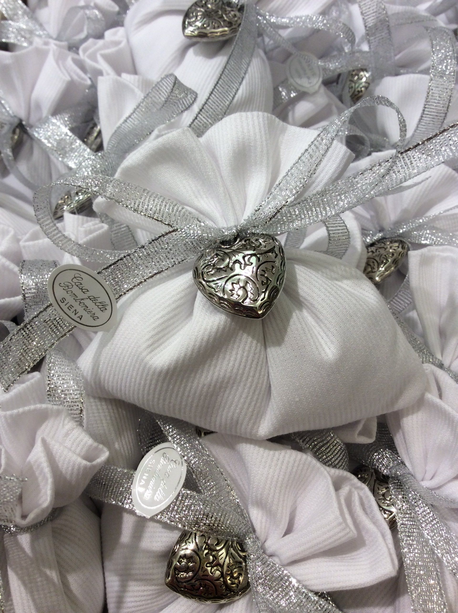 sacchettini confezionati per nozze d'argento