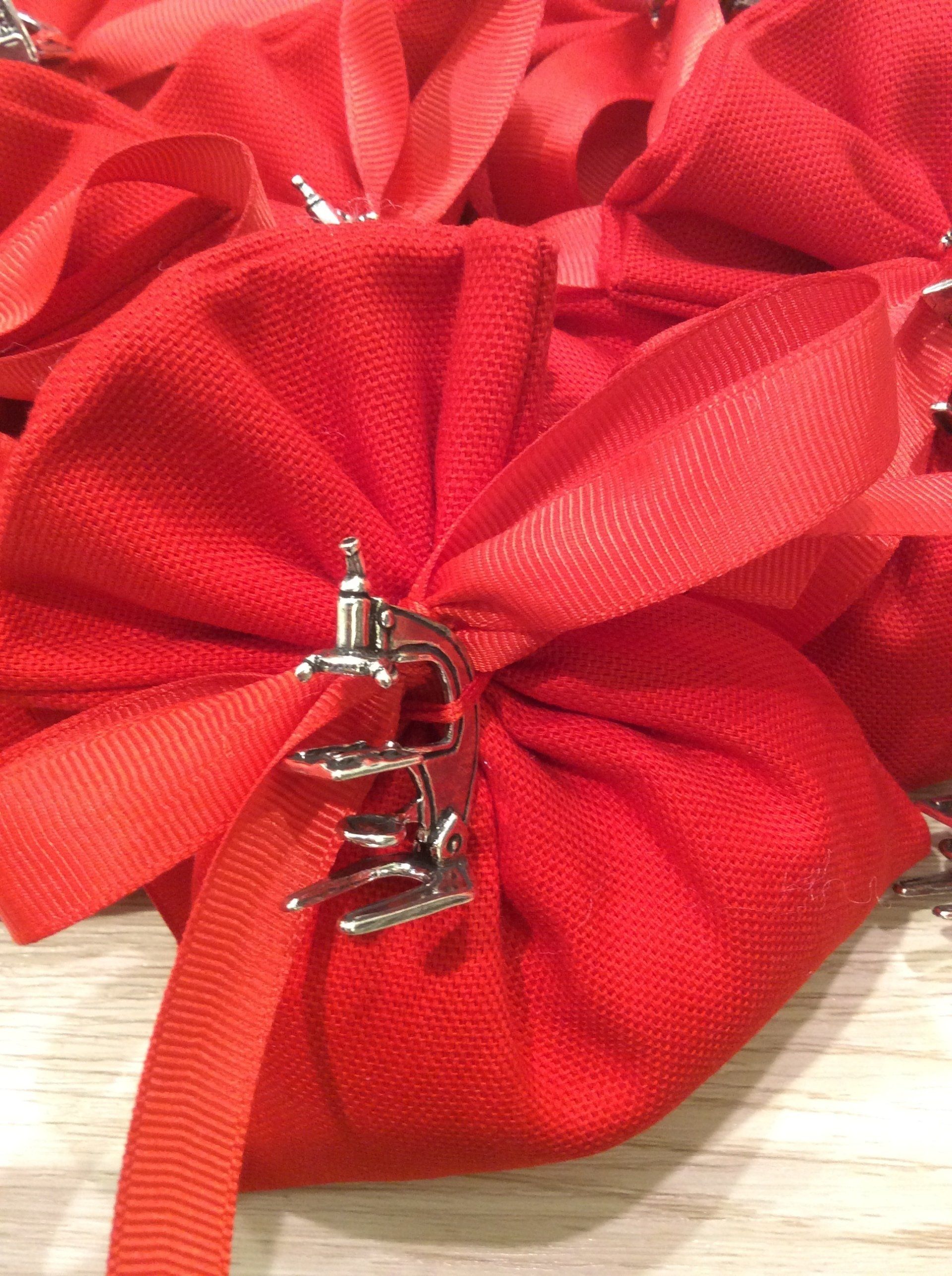 porta confetti rossi per laurea