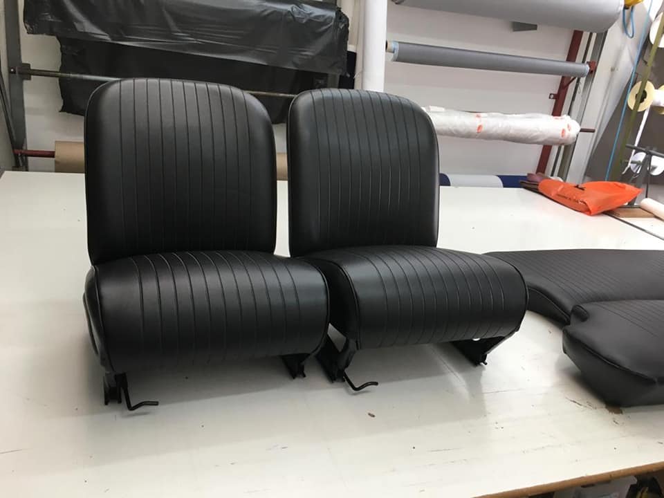 sedili auto neri in tessuto