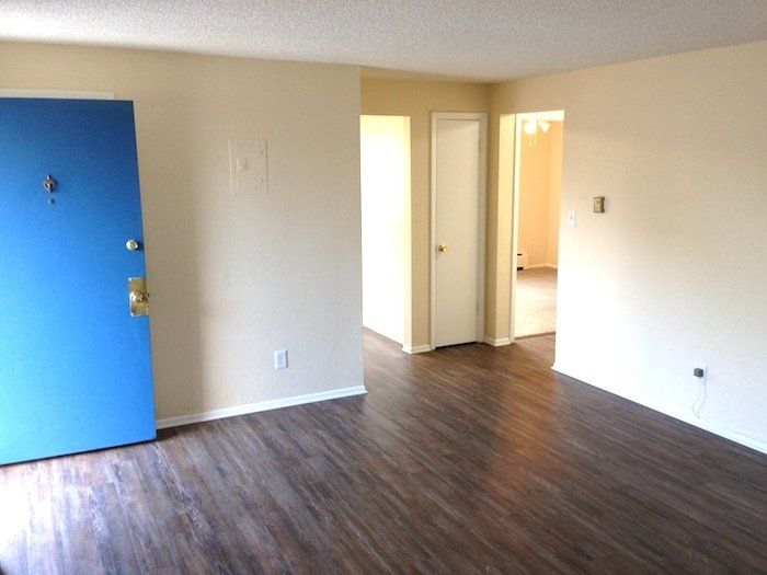 Spartan Court Apartments - Entry