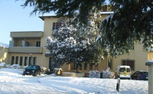 Esterno hotel innevato