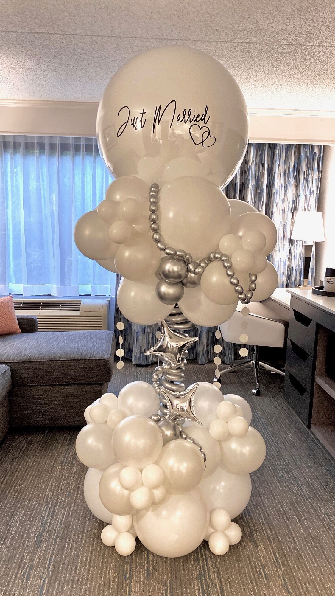 wedding balloon tower