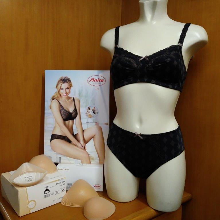 intimo con reggiseno per protesi mammaria