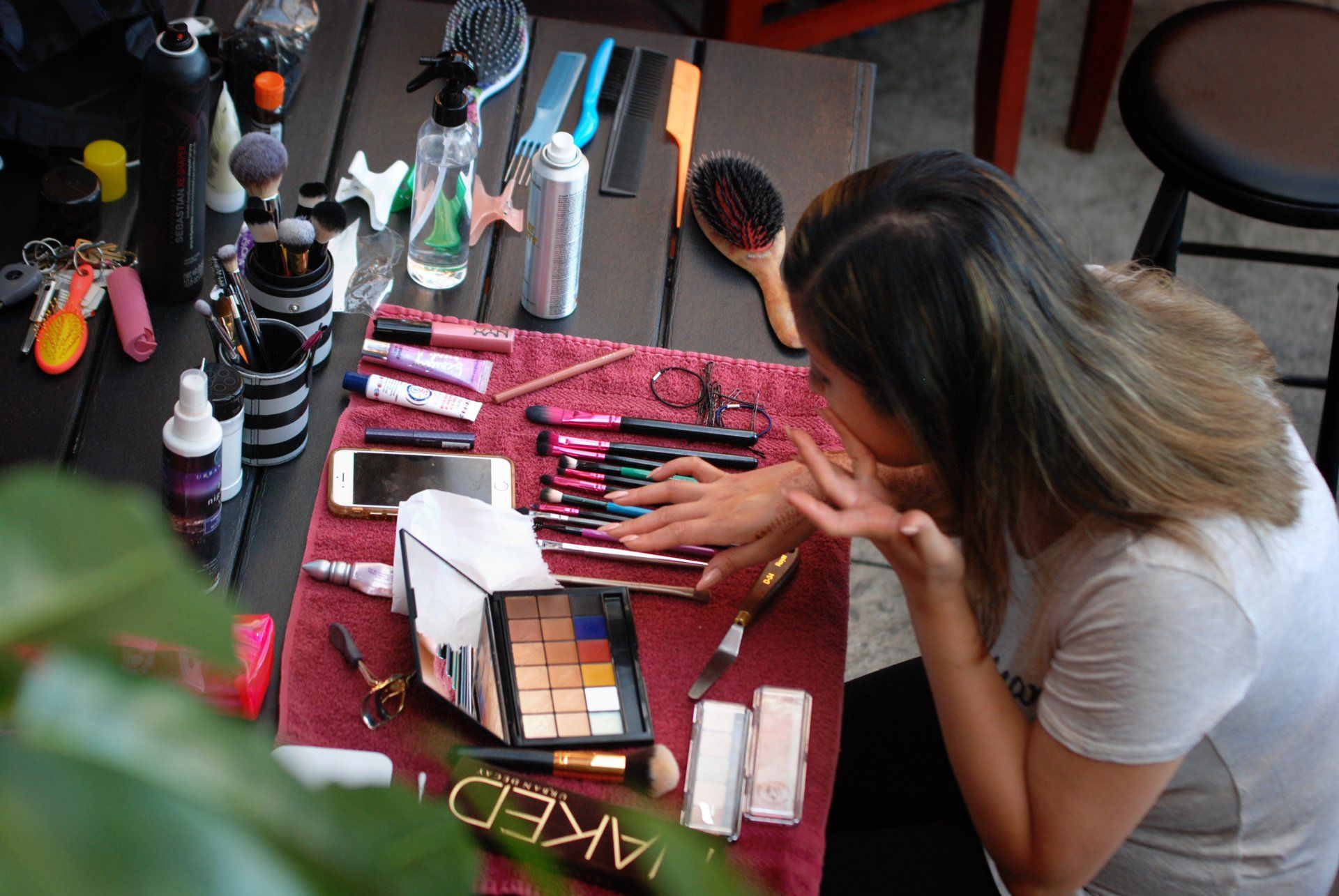 Behind makeup on set behind the scenes with Megan Crozier.