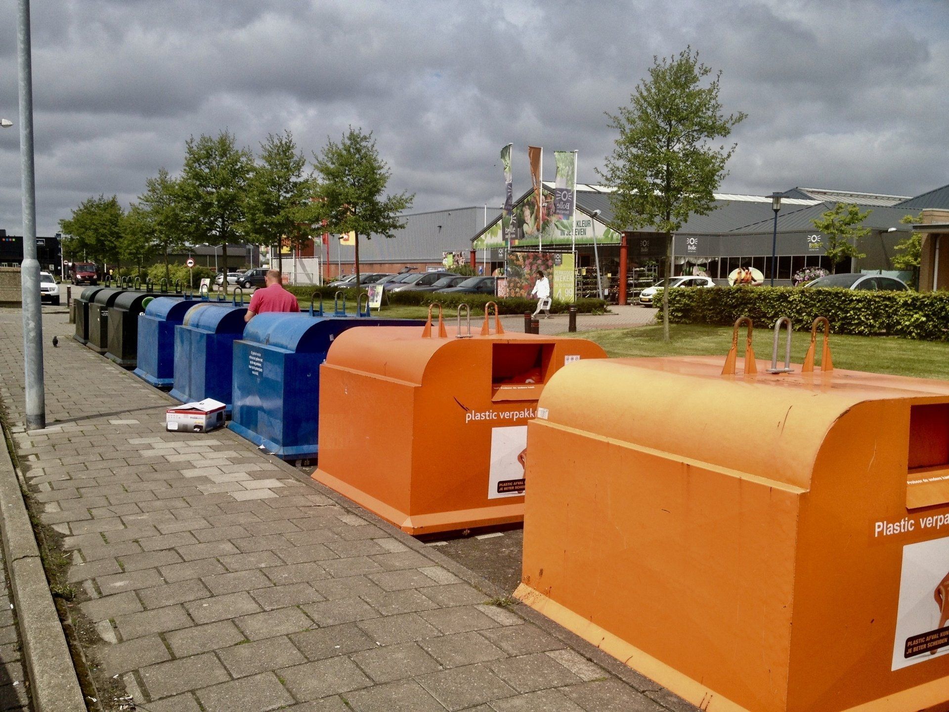 Containers winkelboulevard. foto: Zierikzee-Monumentenstad.nl