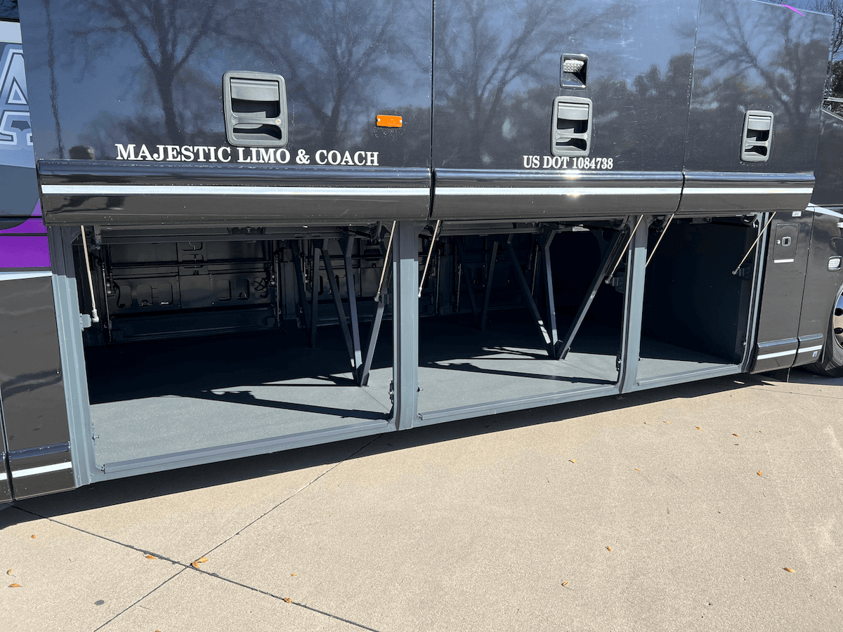 56 passenger charter coach bus service des moines ia