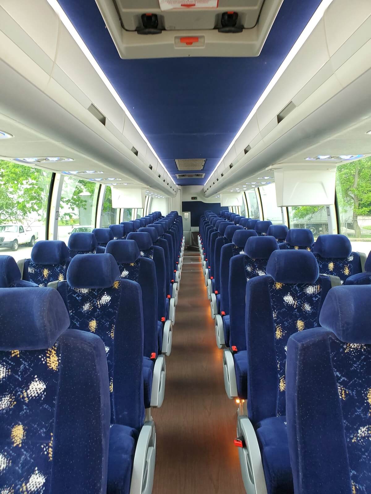 charter bus des moines ia