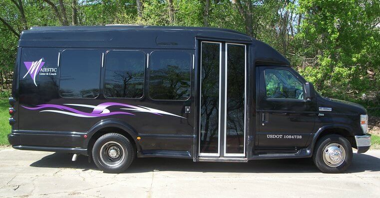 best shuttle van service Des Moines