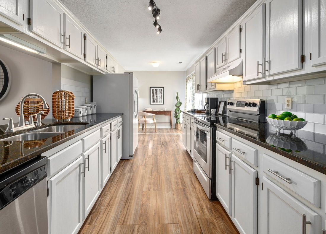Washington Custom Painting & Remodeling | Cabinet Refinishing Seattle