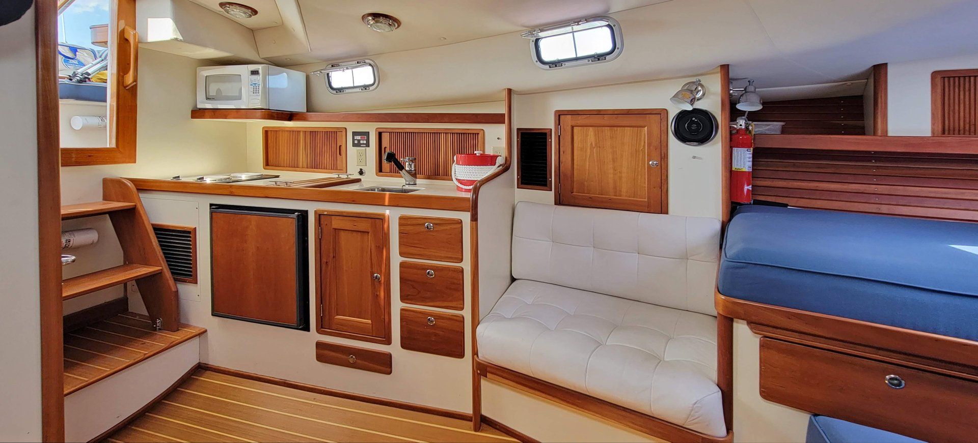 LITTLE HARBOR WHISPERJET 38' 11