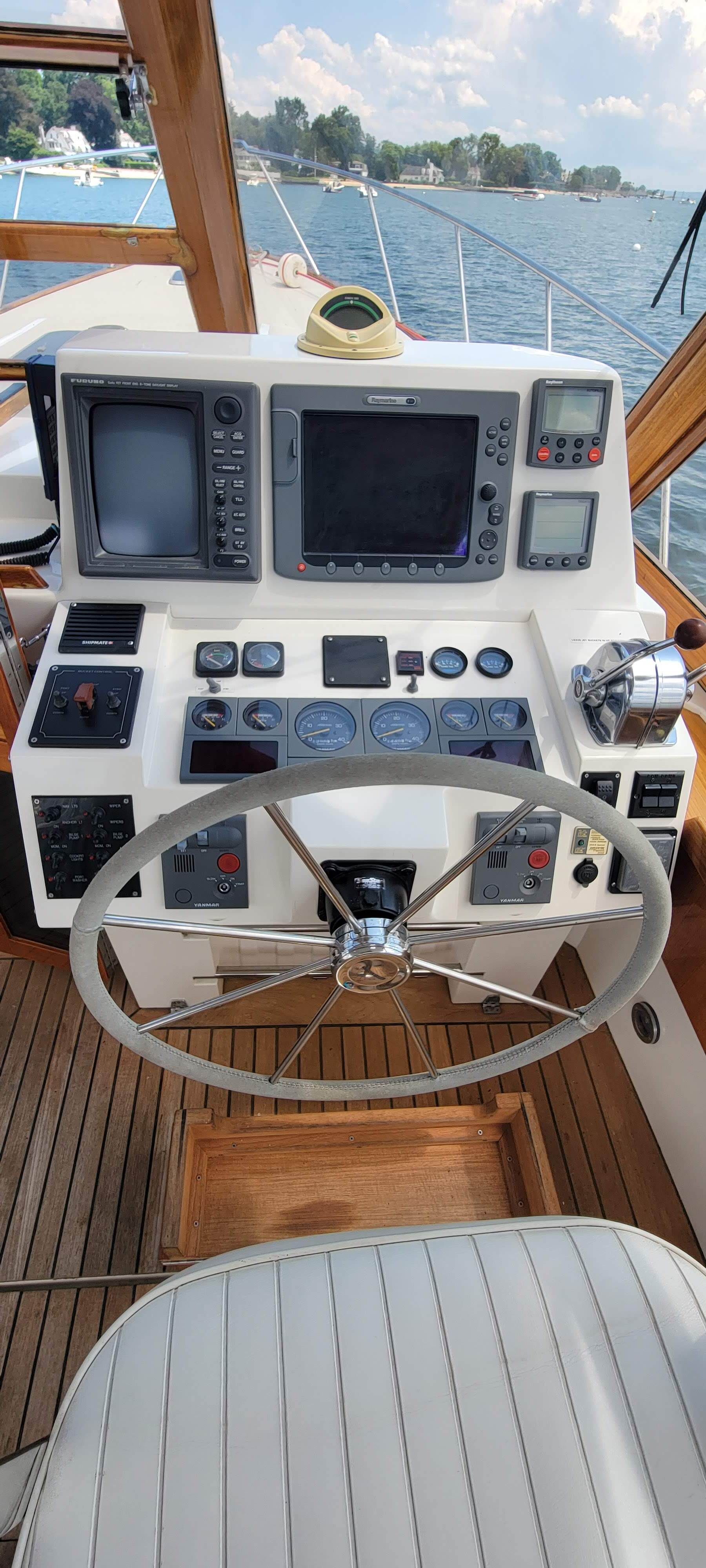 LITTLE HARBOR WHISPERJET 38' 8