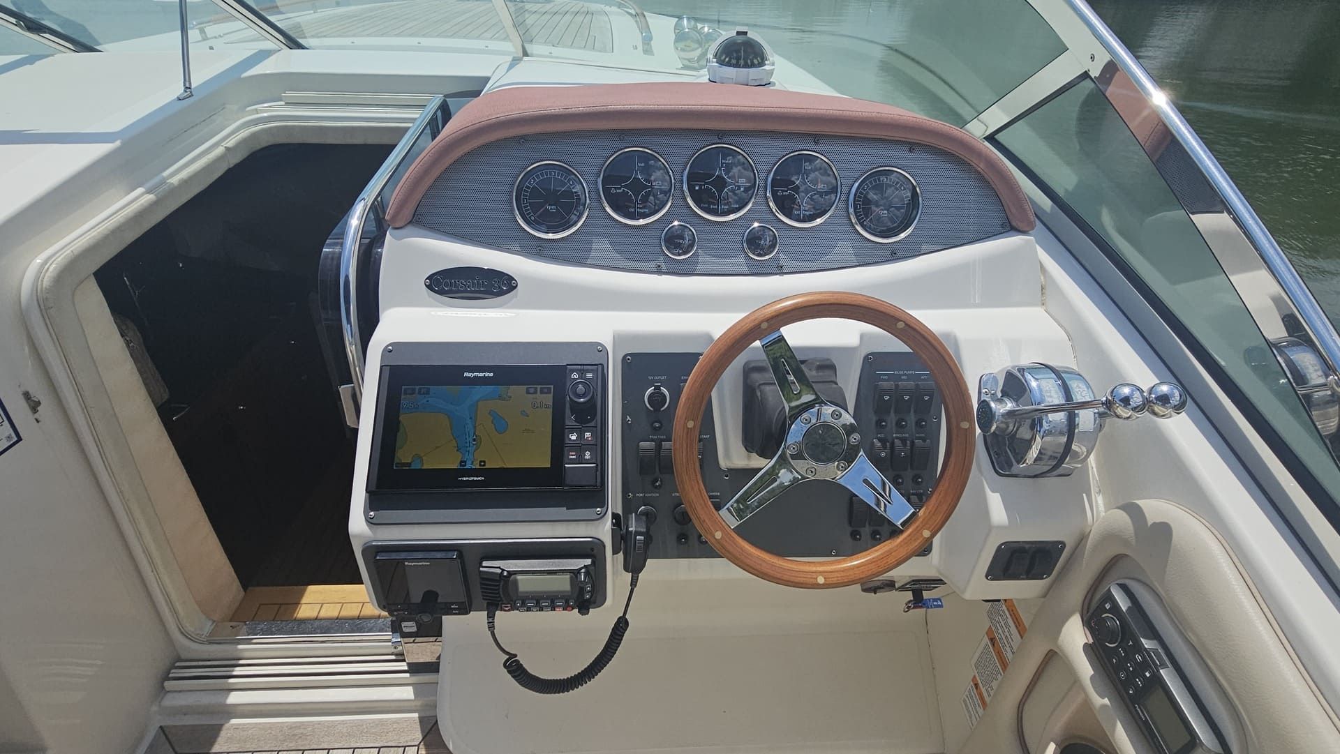 Chris Craft 36 Taipan 5