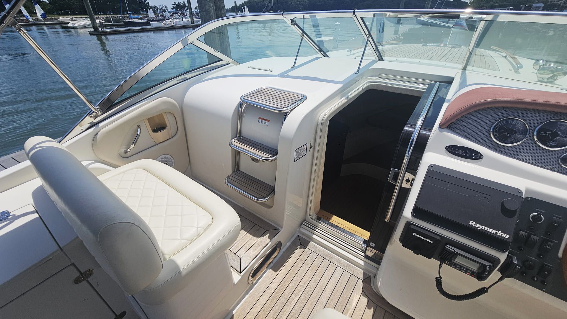 Chris Craft 36 Taipan 7