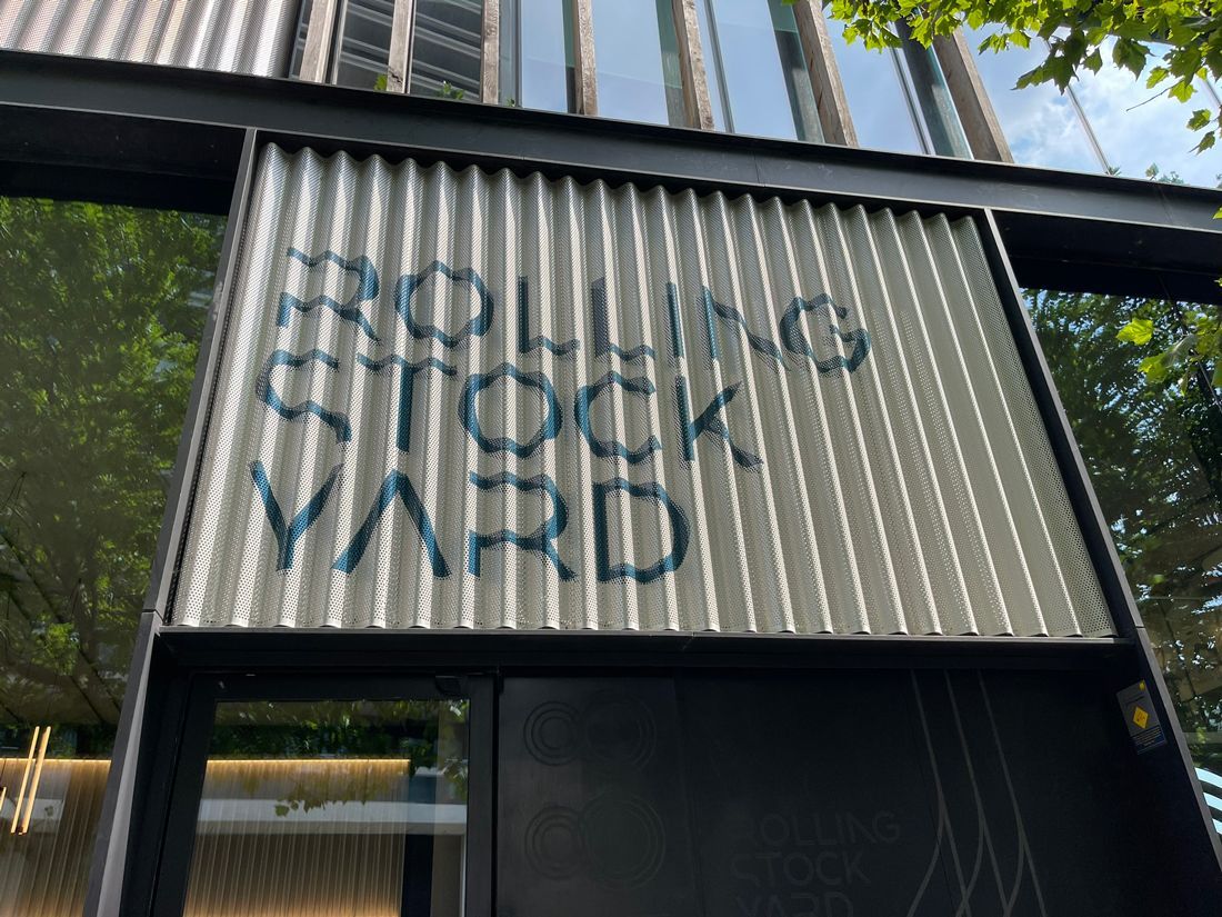 Rolling_Yeard_Stock_signage