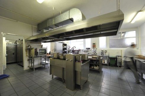 cucina ristorante di residenza per anziani