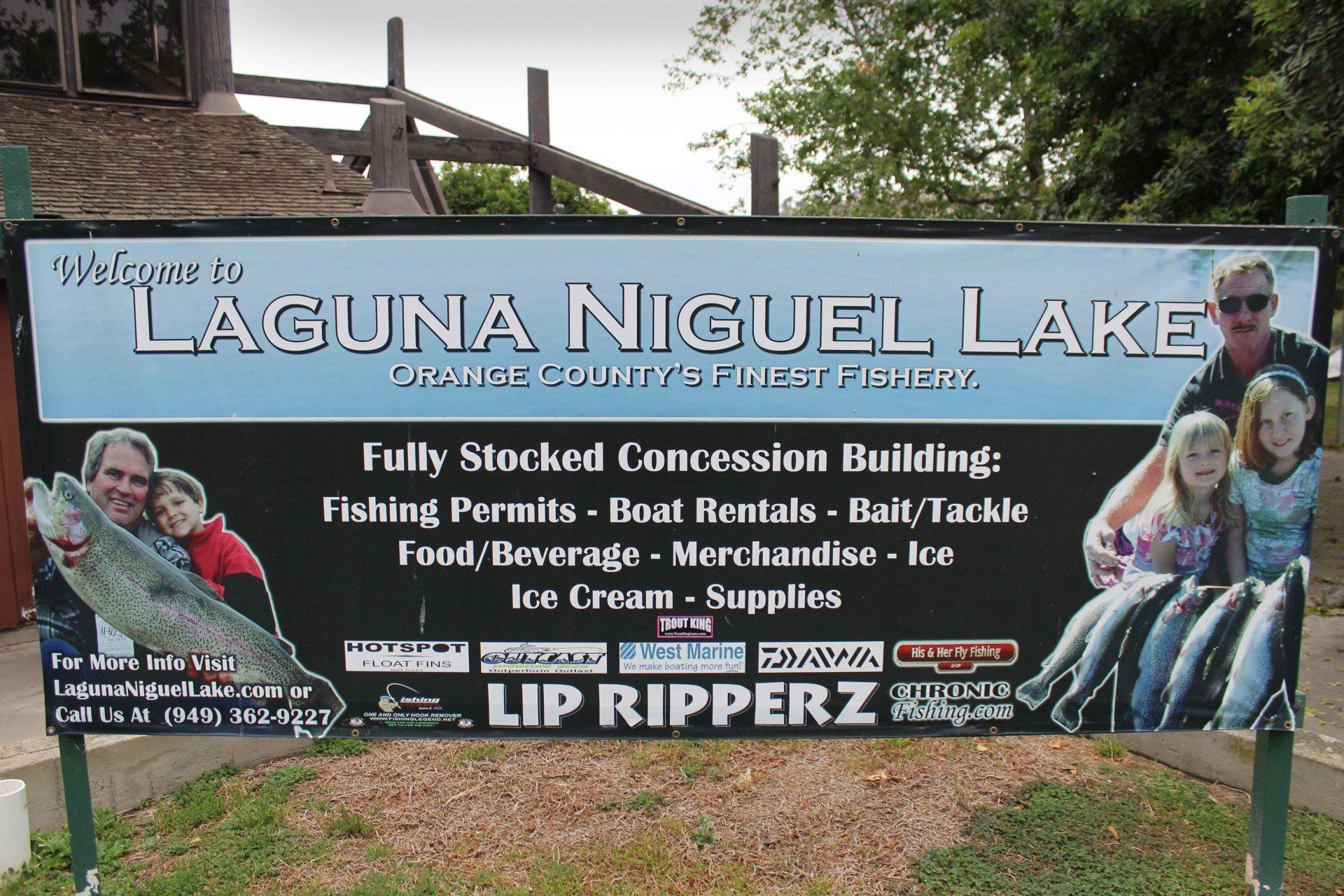 A sign that says laguna niguel lake on it