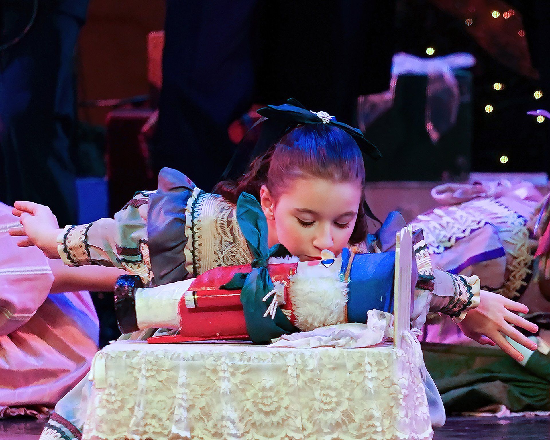 Clara kissing the nutcracker