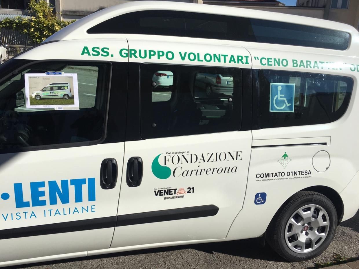 adesivi su automezzi