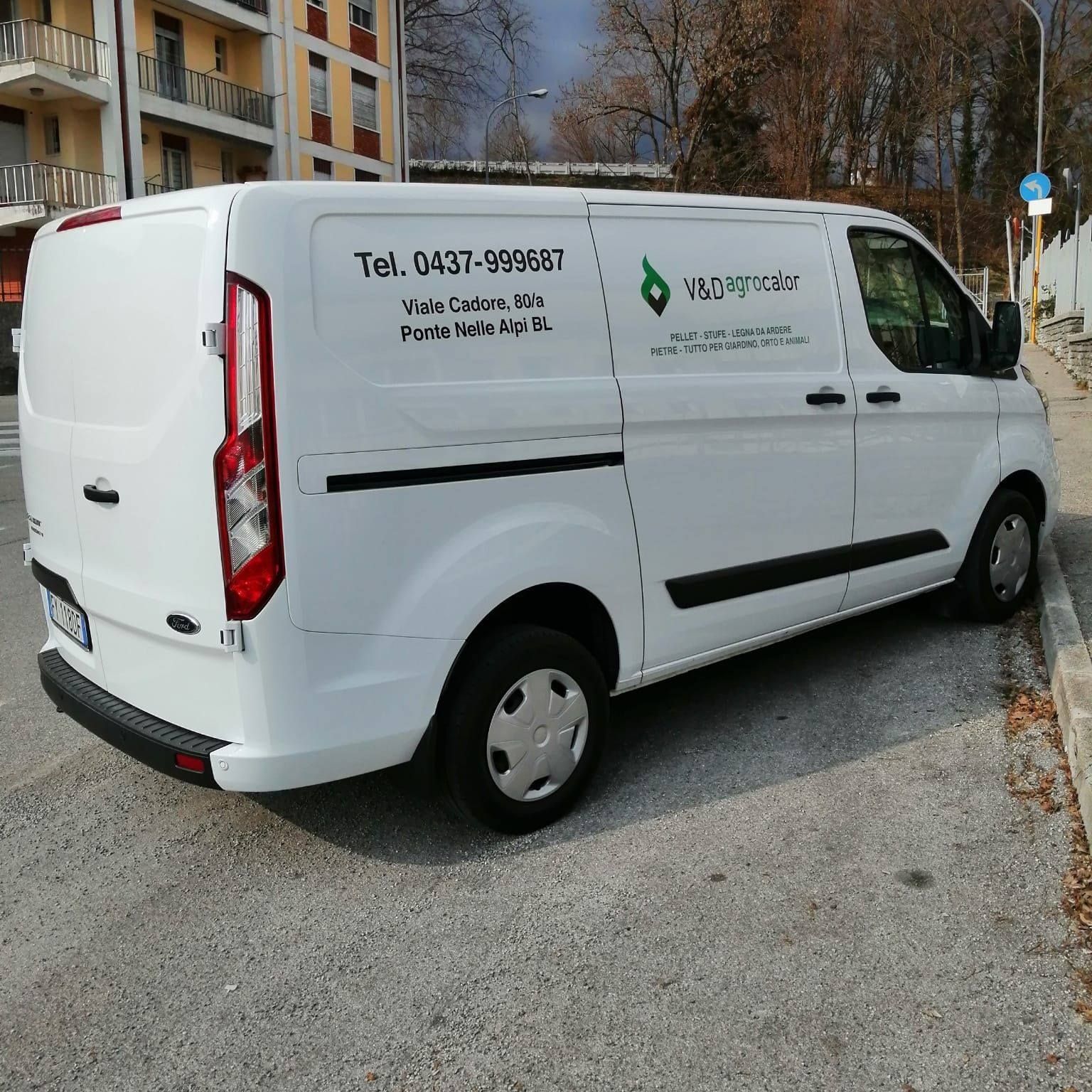 adesivi su automezzi