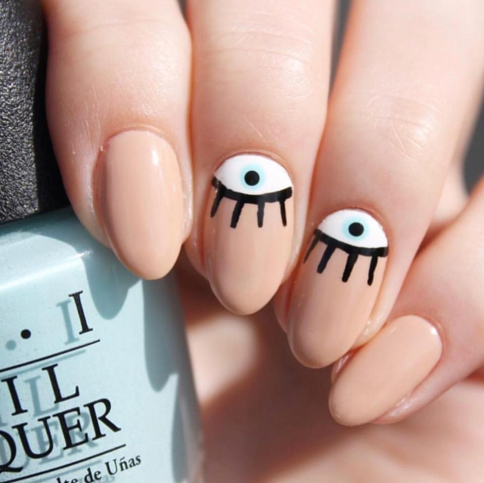 Smalto semipermanente rosa con occhi