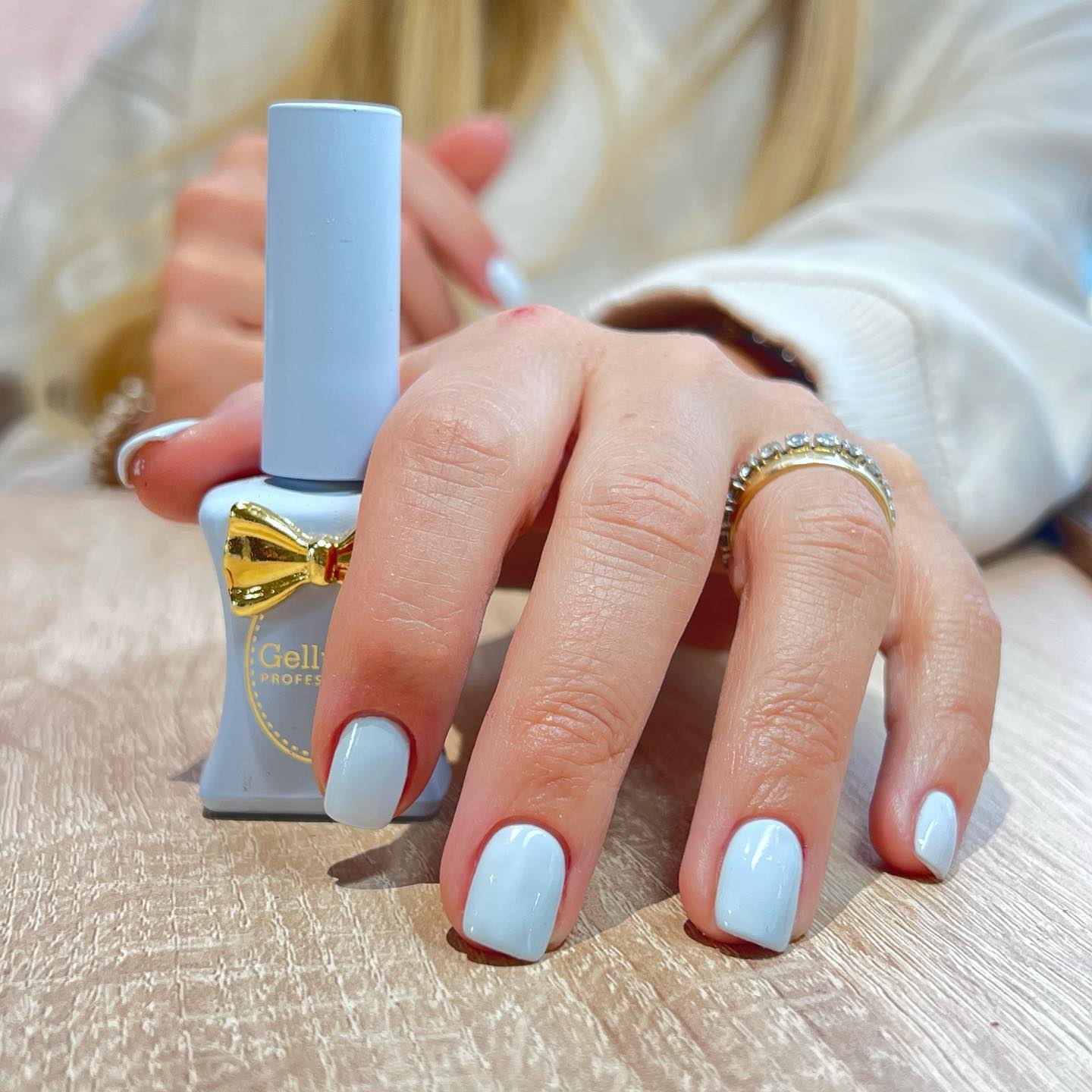 gel semi-pemanente unghie azzurro