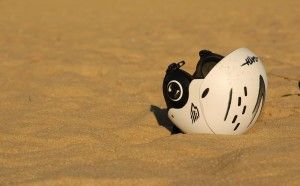 casque dans le sable